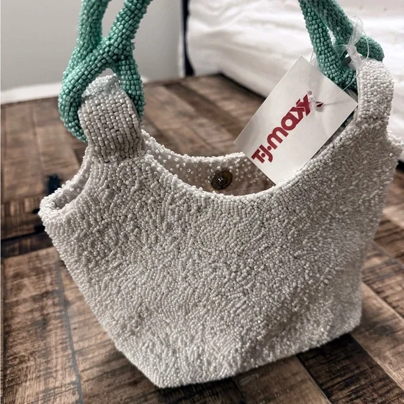Viral TJ Maxx Beaded Turtle Design Handbag NWT - Picture 2 of 4